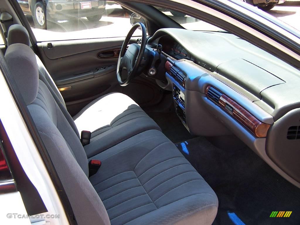 1995 Concorde Sedan - Bright White / Gray photo #9