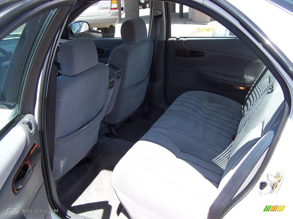 1995 Concorde Sedan - Bright White / Gray photo #11