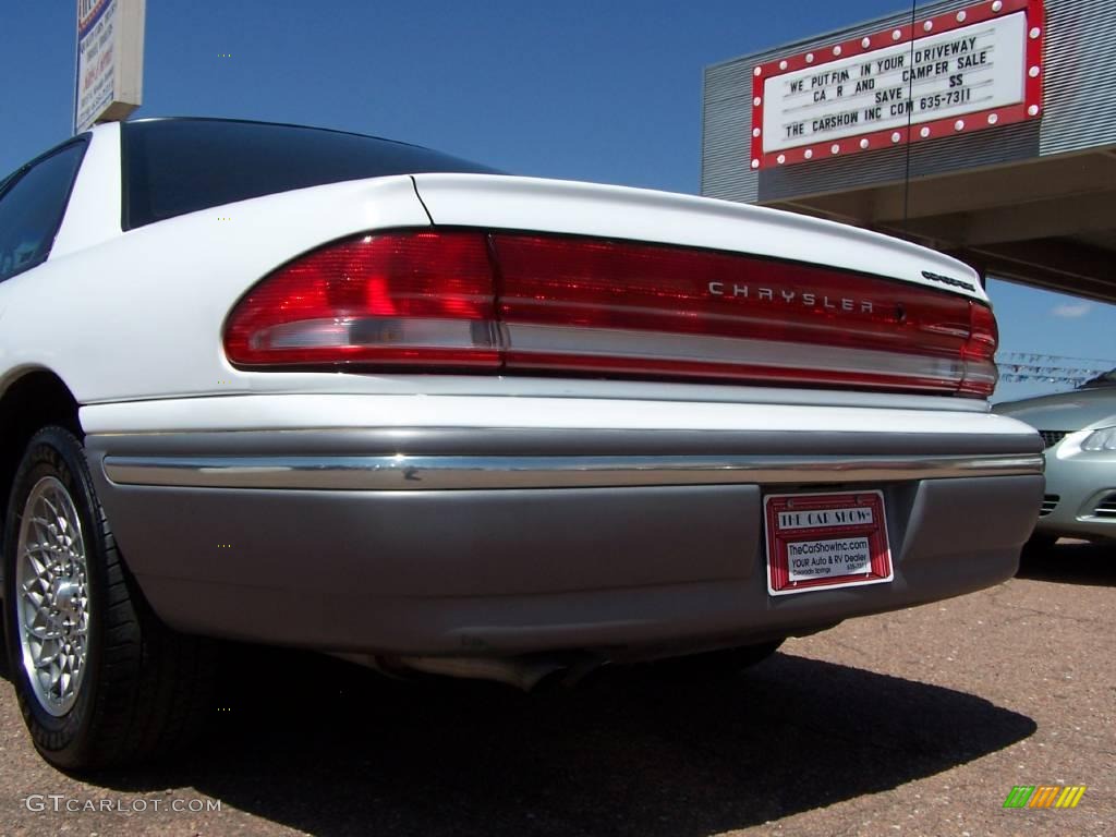 1995 Concorde Sedan - Bright White / Gray photo #15