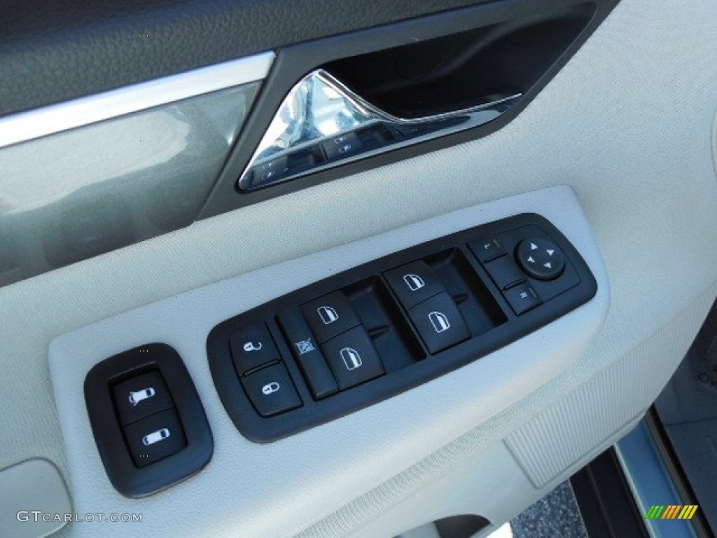 2009 Routan S - Antigua Blue Metallic / Aero Grey photo #19
