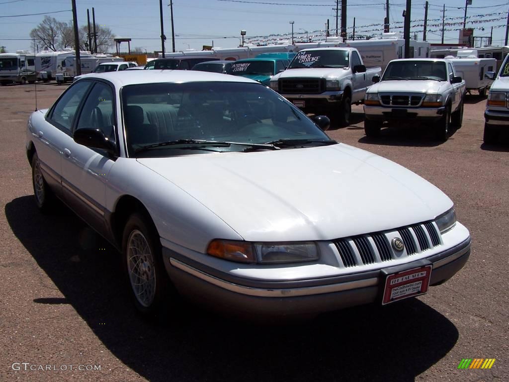 1995 Concorde Sedan - Bright White / Gray photo #18
