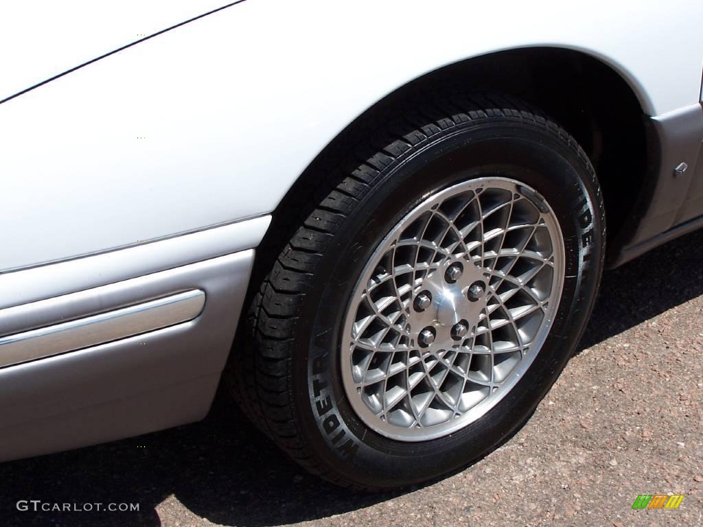 1995 Concorde Sedan - Bright White / Gray photo #22