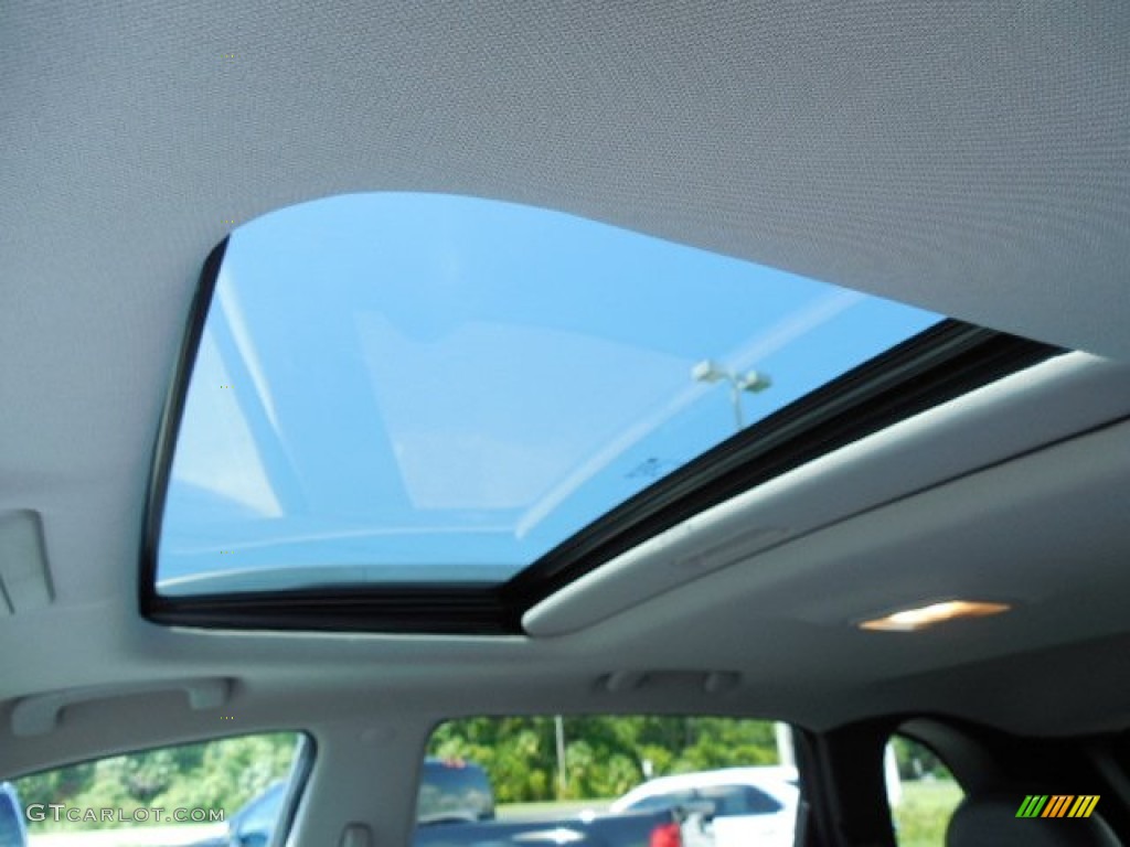 2013 Chevrolet Captiva Sport LTZ Sunroof Photos