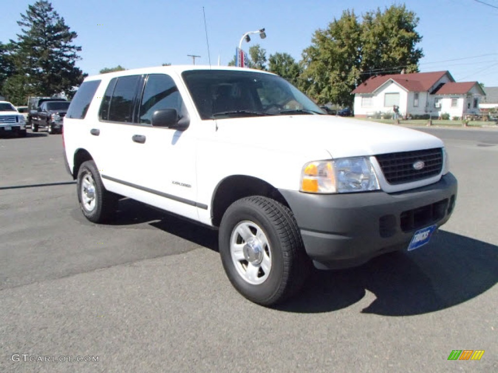 2004 Explorer XLS 4x4 - Oxford White / Graphite photo #3