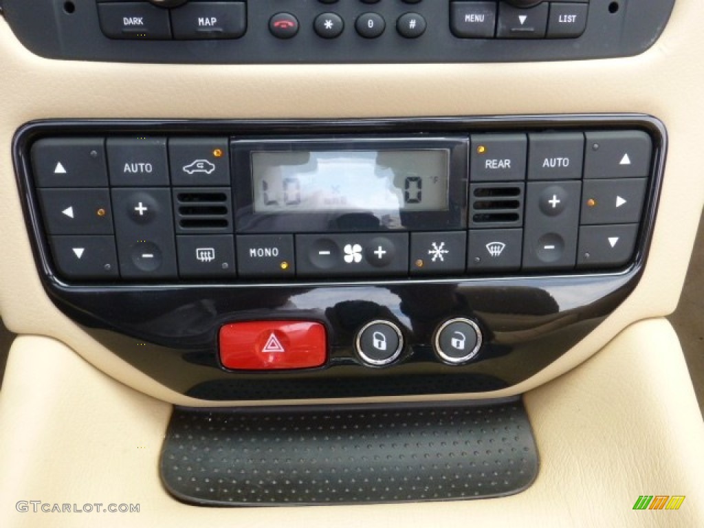 2012 Maserati GranTurismo Convertible GranCabrio Controls Photo #85765333