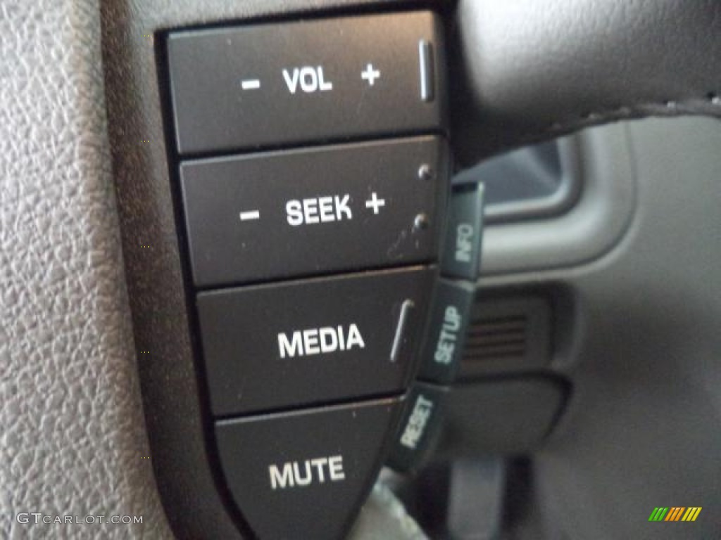 2008 Taurus X SEL - Light Ice Blue Metallic / Medium Light Stone photo #17