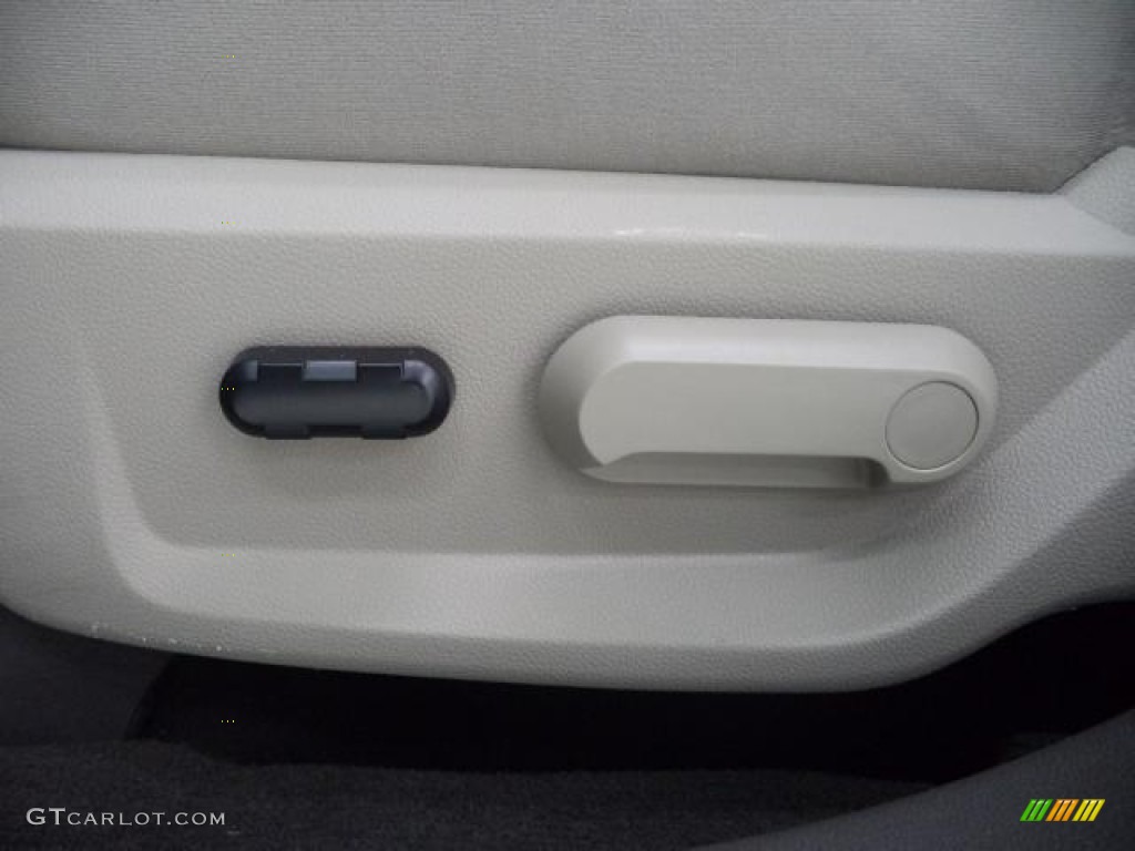 2008 Taurus X SEL - Light Ice Blue Metallic / Medium Light Stone photo #22