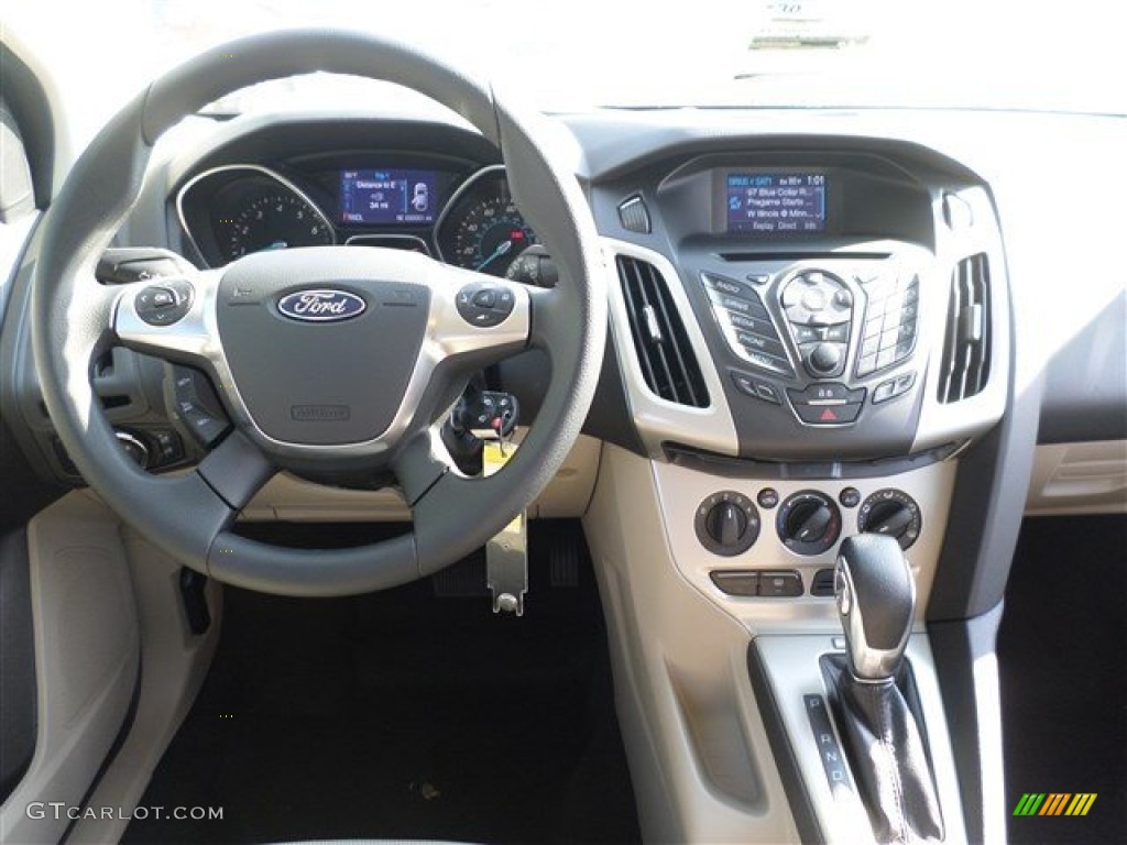 2014 Focus SE Hatchback - Ruby Red / Medium Light Stone photo #15