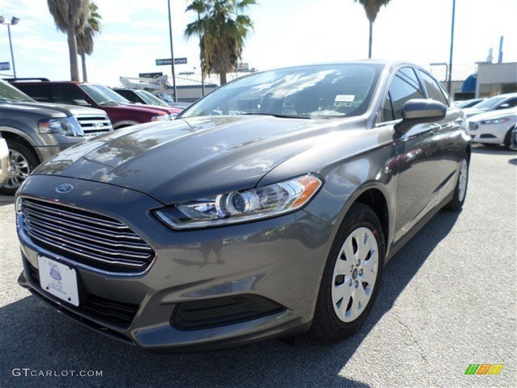 2014 Fusion S - Sterling Gray / Earth Gray photo #1