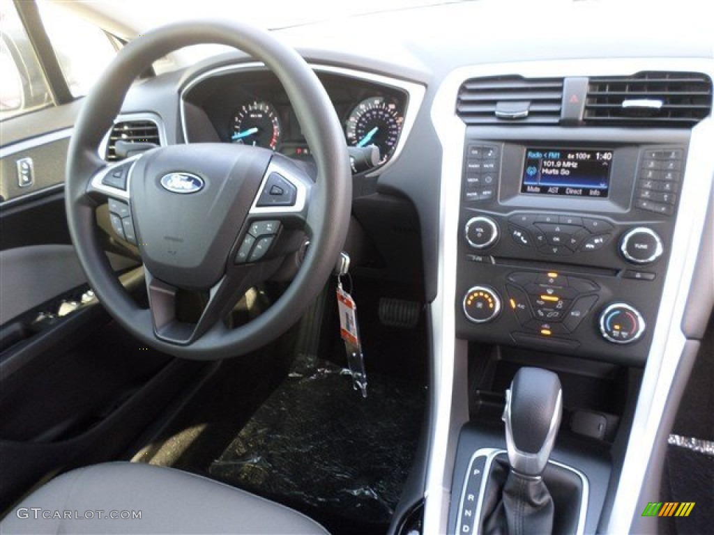 2014 Fusion S - Sterling Gray / Earth Gray photo #13