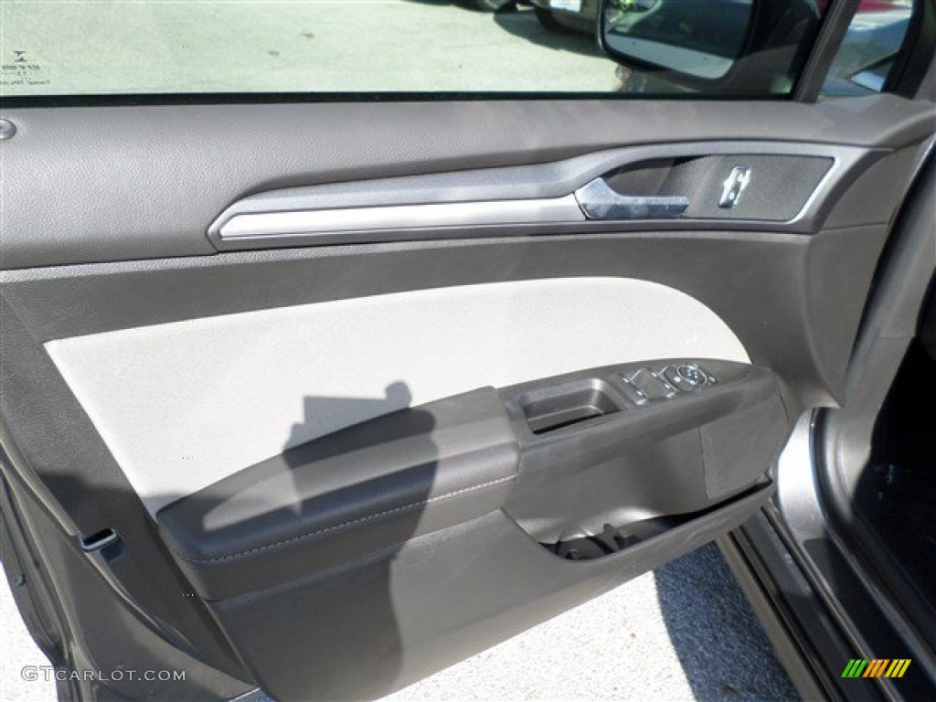 2014 Fusion S - Sterling Gray / Earth Gray photo #21