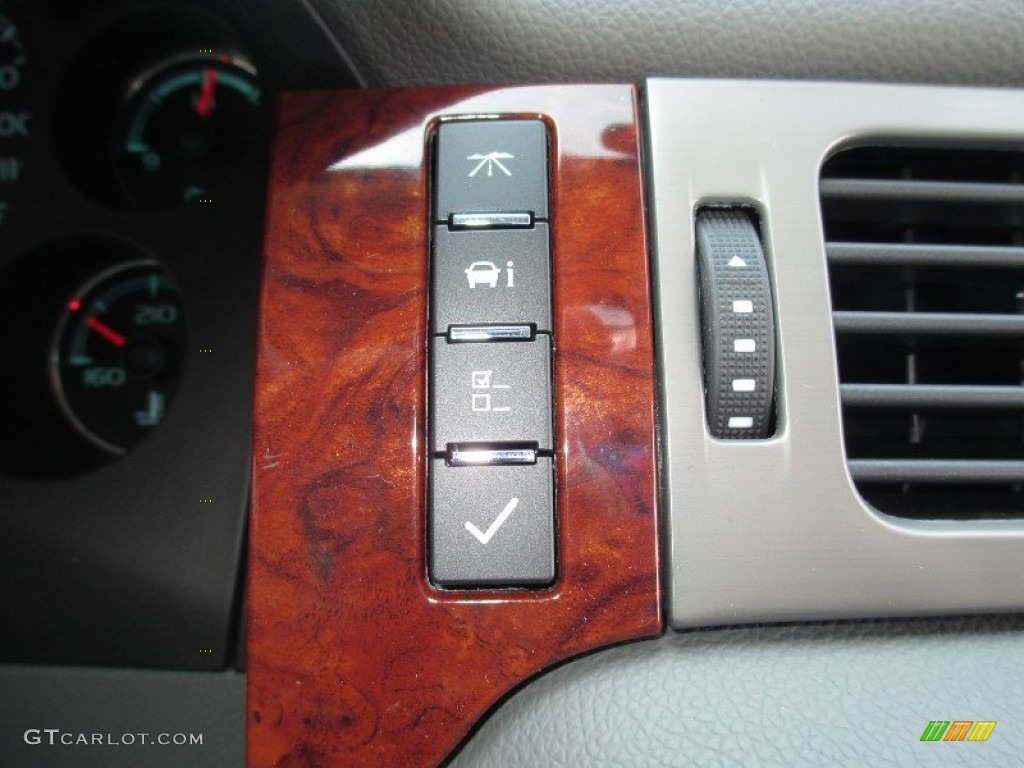 2014 Chevrolet Tahoe LTZ 4x4 Controls Photos