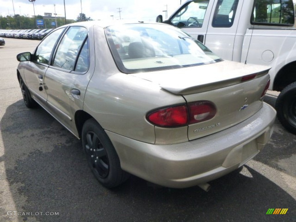 2002 Cavalier LS Sedan - Sandrift Metallic / Neutral photo #2