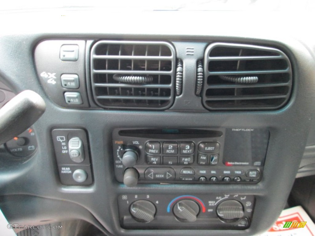 2000 Blazer LS 4x4 - Victory Red / Graphite Gray photo #8