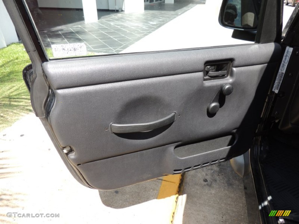 2004 Wrangler Sport 4x4 - Black / Dark Slate Gray photo #13