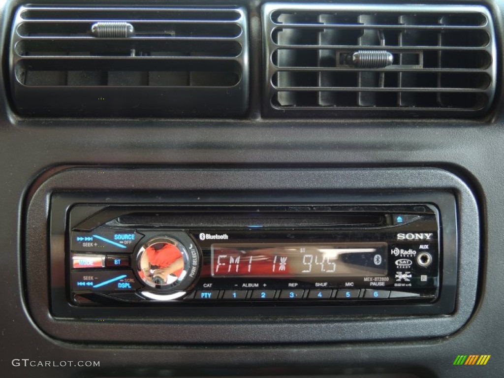 2004 Wrangler Sport 4x4 - Black / Dark Slate Gray photo #18