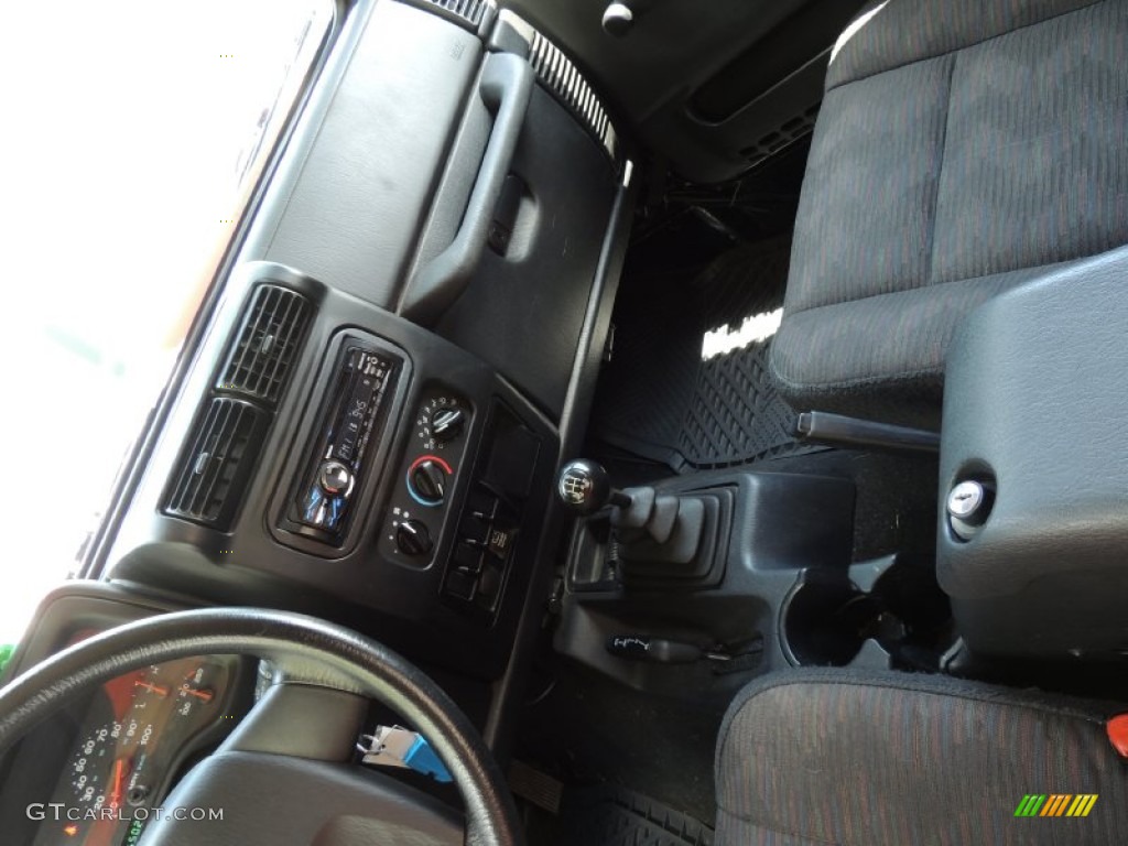 2004 Wrangler Sport 4x4 - Black / Dark Slate Gray photo #20