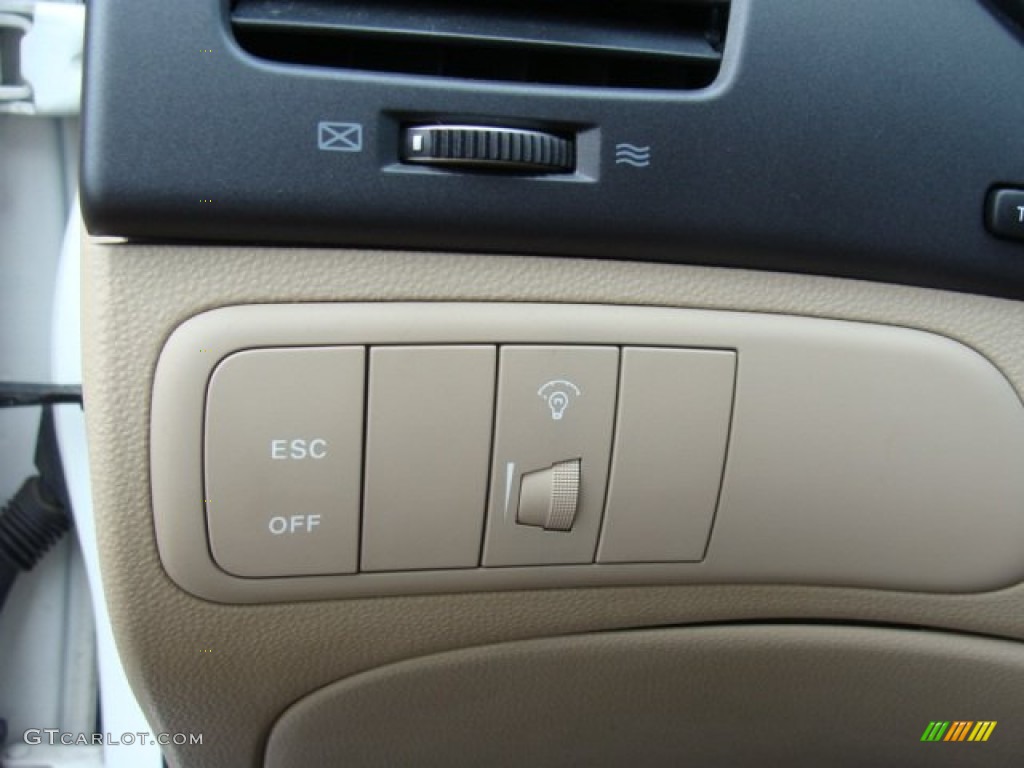 2009 Kia Optima LX Controls Photo #85786933