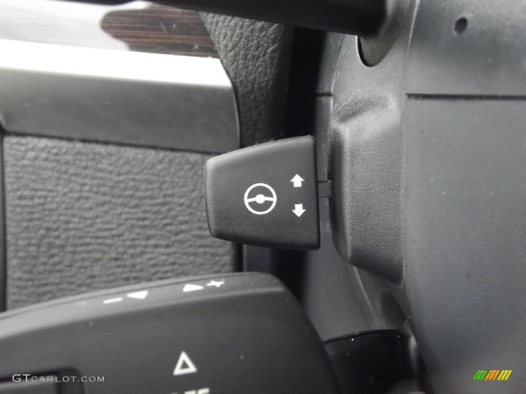 2011 BMW X6 xDrive50i Controls Photo #85789210