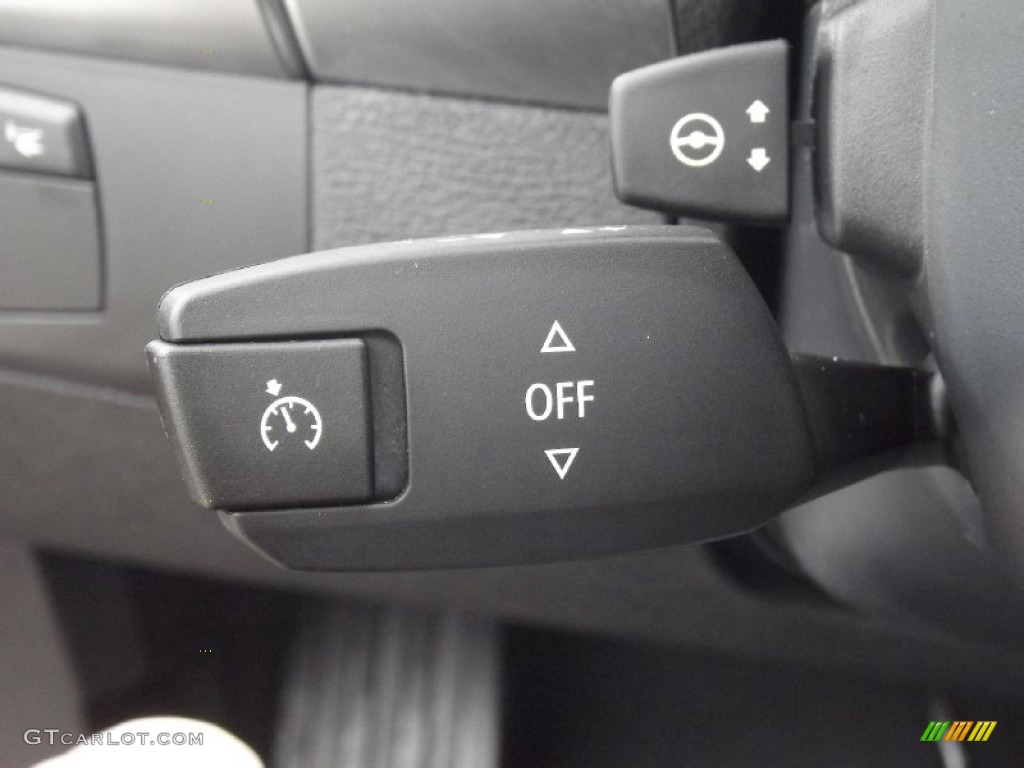 2011 BMW X6 xDrive50i Controls Photo #85789228