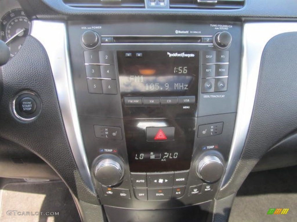 2012 Suzuki Kizashi Sport SLS AWD Controls Photos