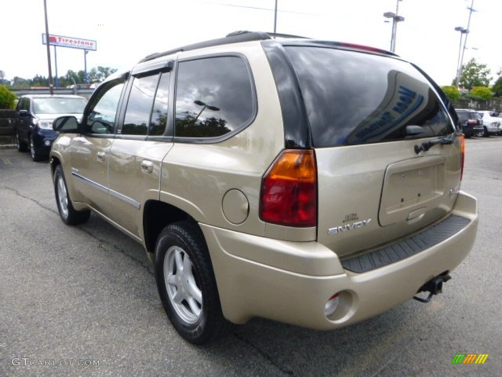 2006 Envoy SLT 4x4 - Sand Beige Metallic / Light Tan/Ebony Black photo #3