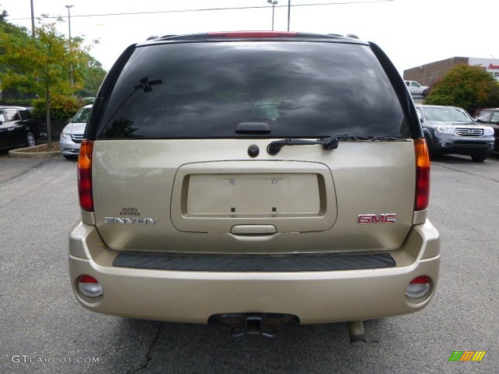 2006 Envoy SLT 4x4 - Sand Beige Metallic / Light Tan/Ebony Black photo #4