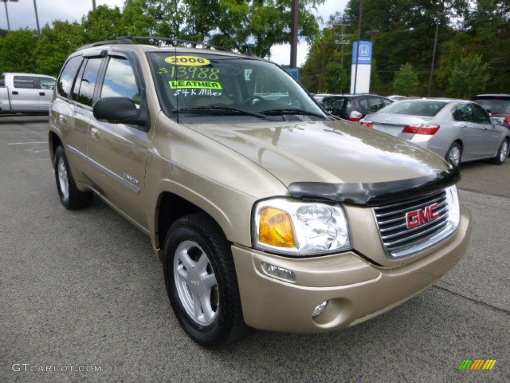 2006 Envoy SLT 4x4 - Sand Beige Metallic / Light Tan/Ebony Black photo #7