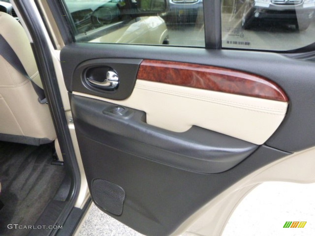 2006 Envoy SLT 4x4 - Sand Beige Metallic / Light Tan/Ebony Black photo #15