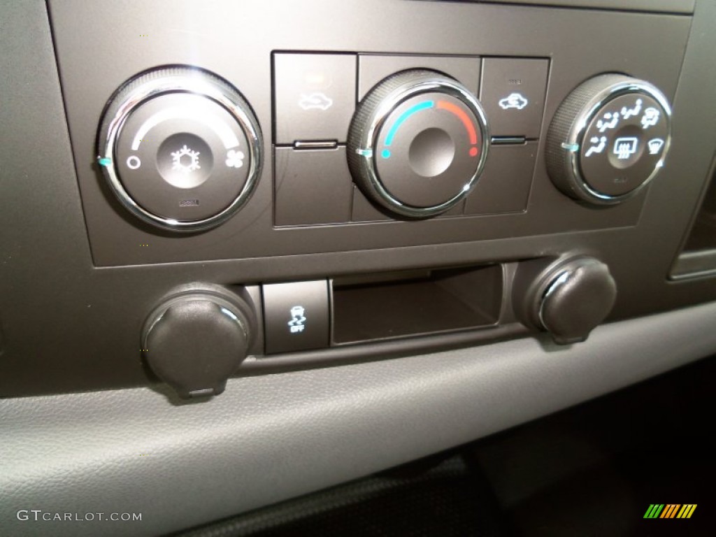 2014 Chevrolet Silverado 2500HD WT Crew Cab Dual Rear Wheel 4x4 Controls Photo #85796275