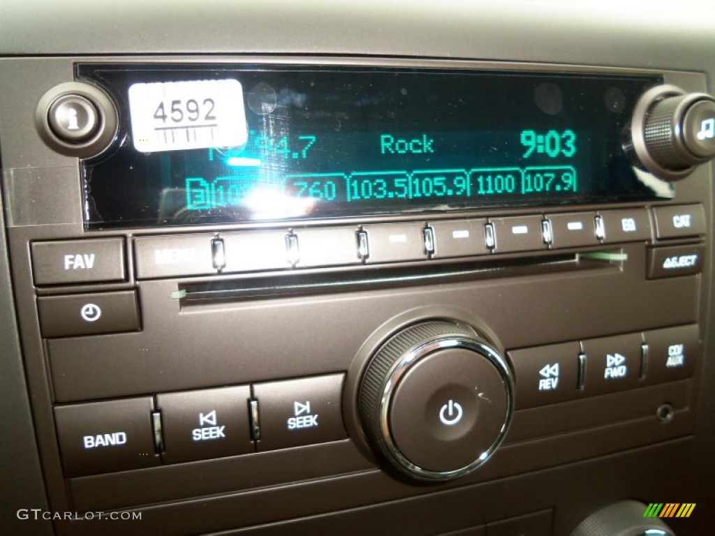 2014 Chevrolet Silverado 3500HD WT Regular Cab Dual Rear Wheel 4x4 Audio System Photo #85798261