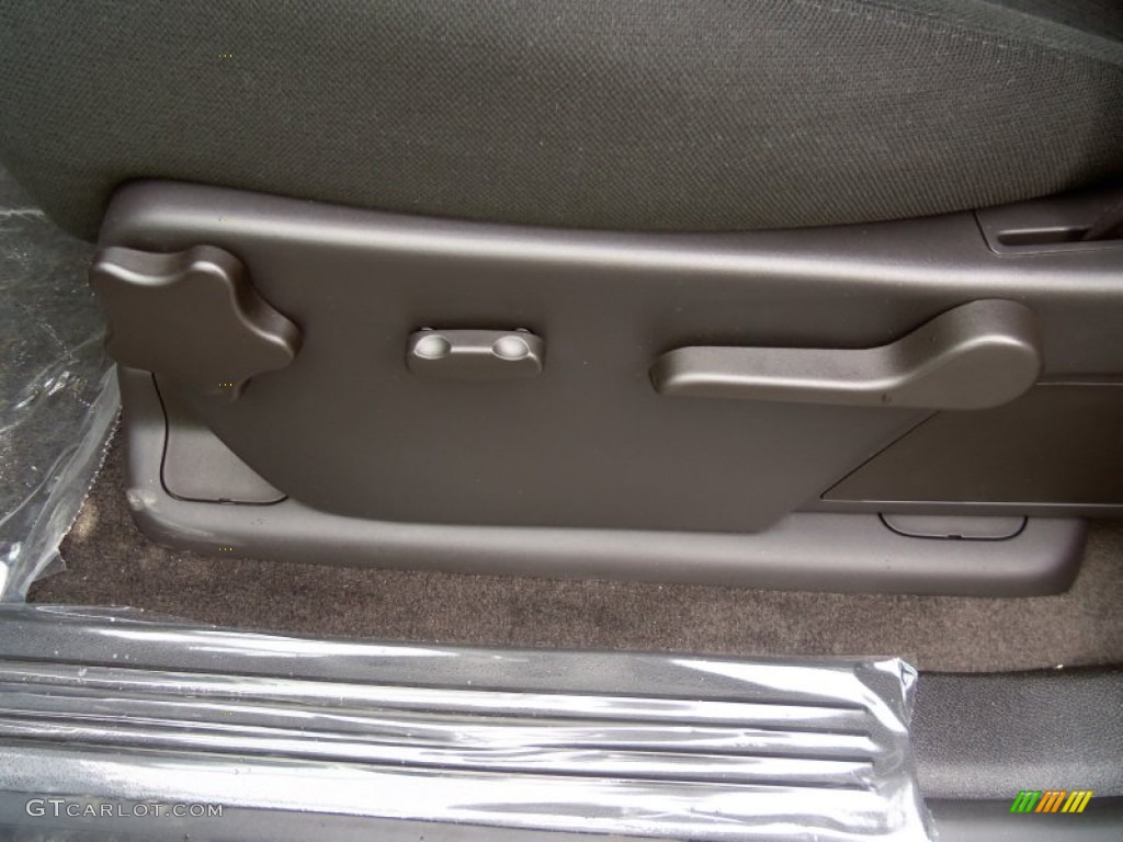 2014 Chevrolet Silverado 3500HD LT Crew Cab 4x4 Controls Photo #85799083