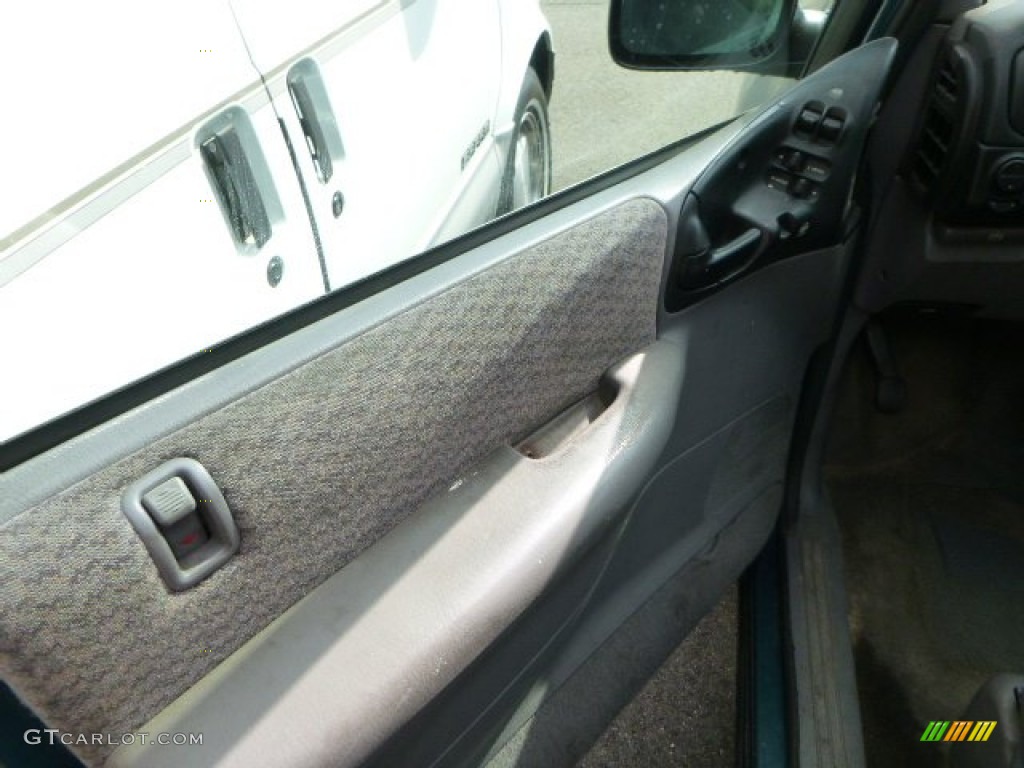 2000 Voyager  - Aquamarine Metallic / Mist Gray photo #11