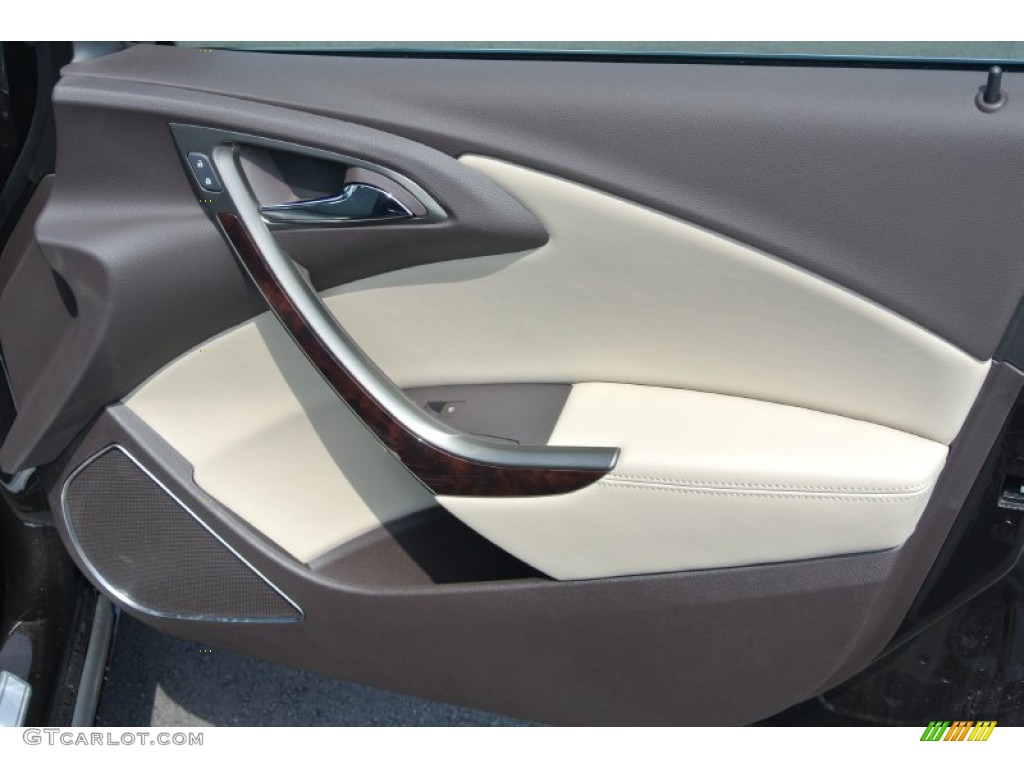 2014 Buick Verano Standard Verano Model Cashmere Door Panel Photo #85802278