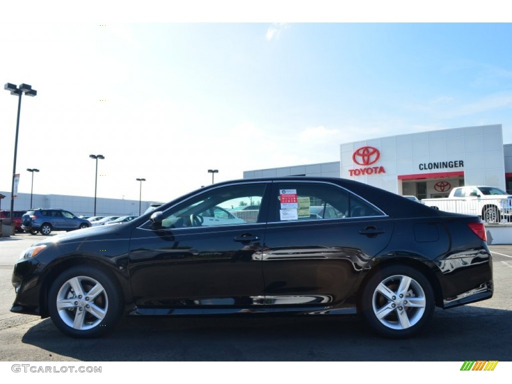 2013 Camry SE - Attitude Black Metallic / Black photo #2