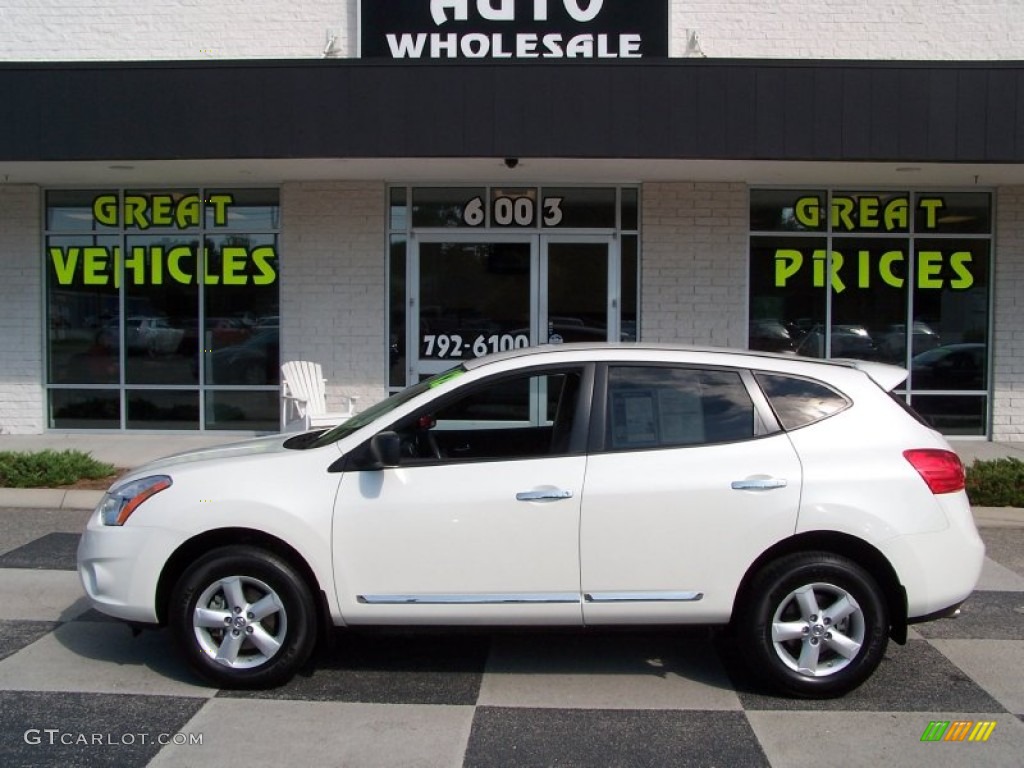 Pearl White Nissan Rogue