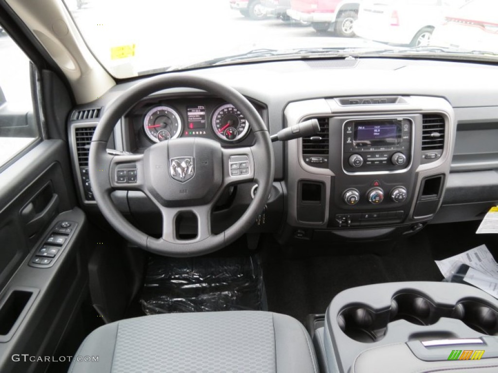 2014 Ram 1500 Express Crew Cab Black/Diesel Gray Dashboard Photo #85812142