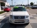 White Suede - Mariner V6 Premier 4WD Photo No. 2