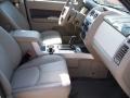 White Suede - Mariner V6 Premier 4WD Photo No. 14