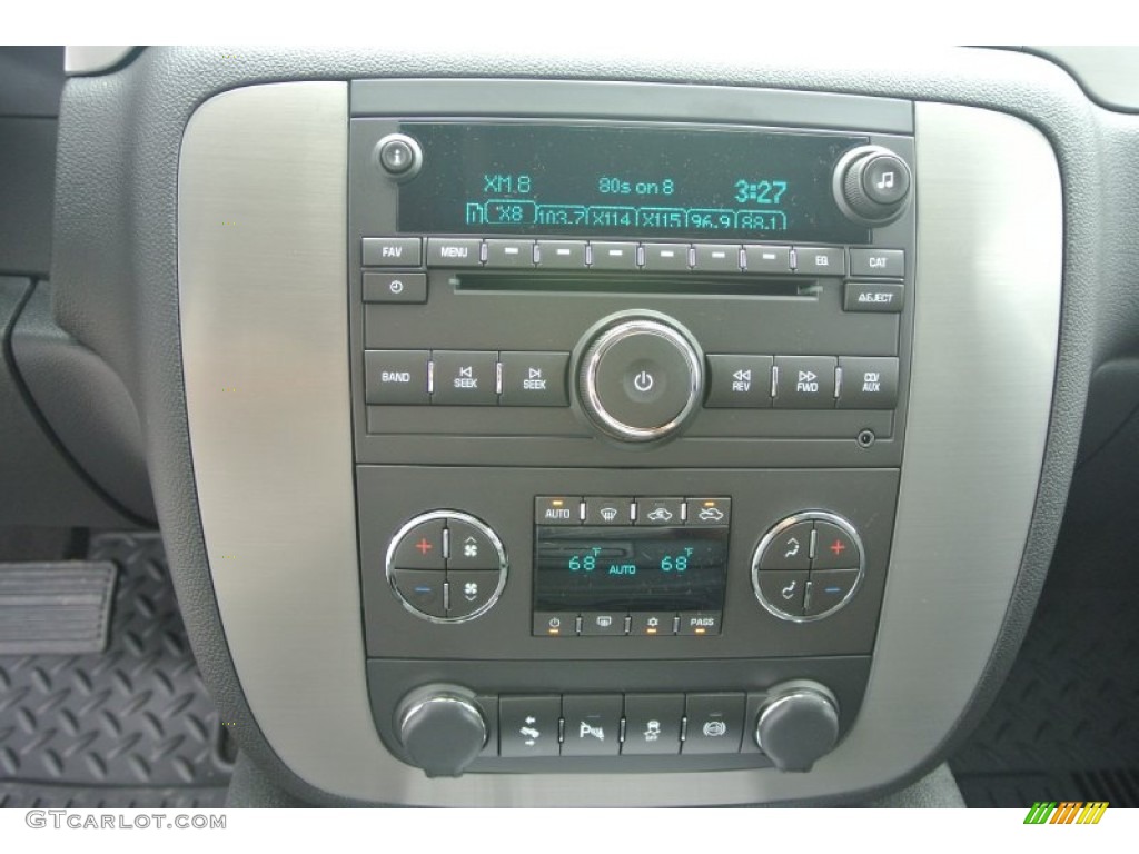 2014 Chevrolet Silverado 3500HD LTZ Crew Cab 4x4 Controls Photo #85815289