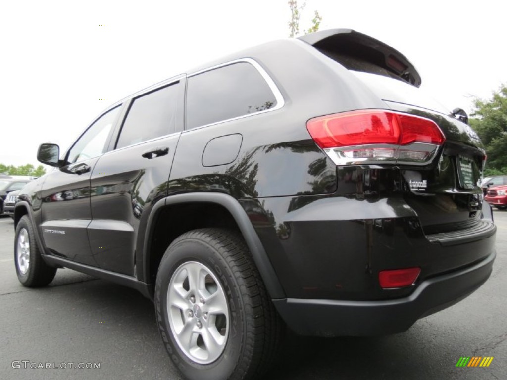 2014 Grand Cherokee Laredo - Brilliant Black Crystal Pearl / New Zealand Black/Light Frost photo #2