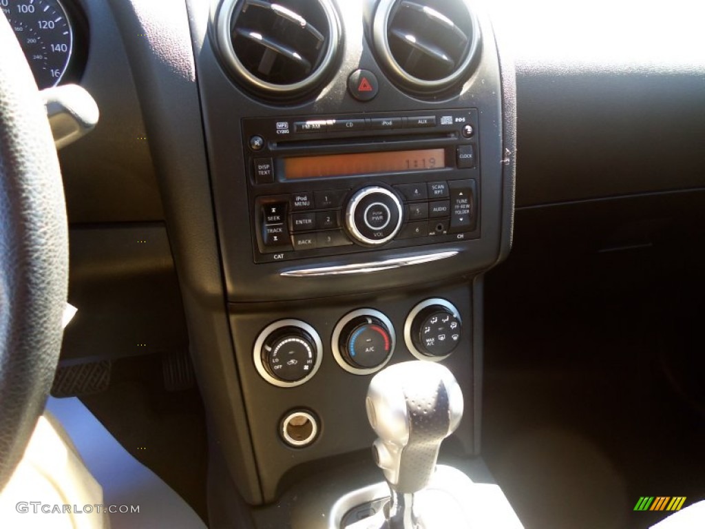 2011 Rogue S AWD - Wicked Black / Black photo #17