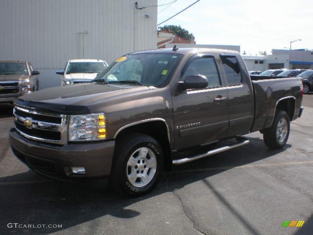 2007 Silverado 1500 LTZ Extended Cab - Desert Brown Metallic / Light Cashmere/Ebony Black photo #1