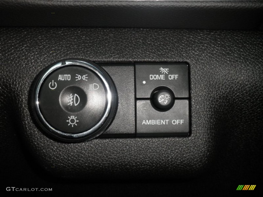 2014 GMC Acadia SLT AWD Controls Photo #85823335