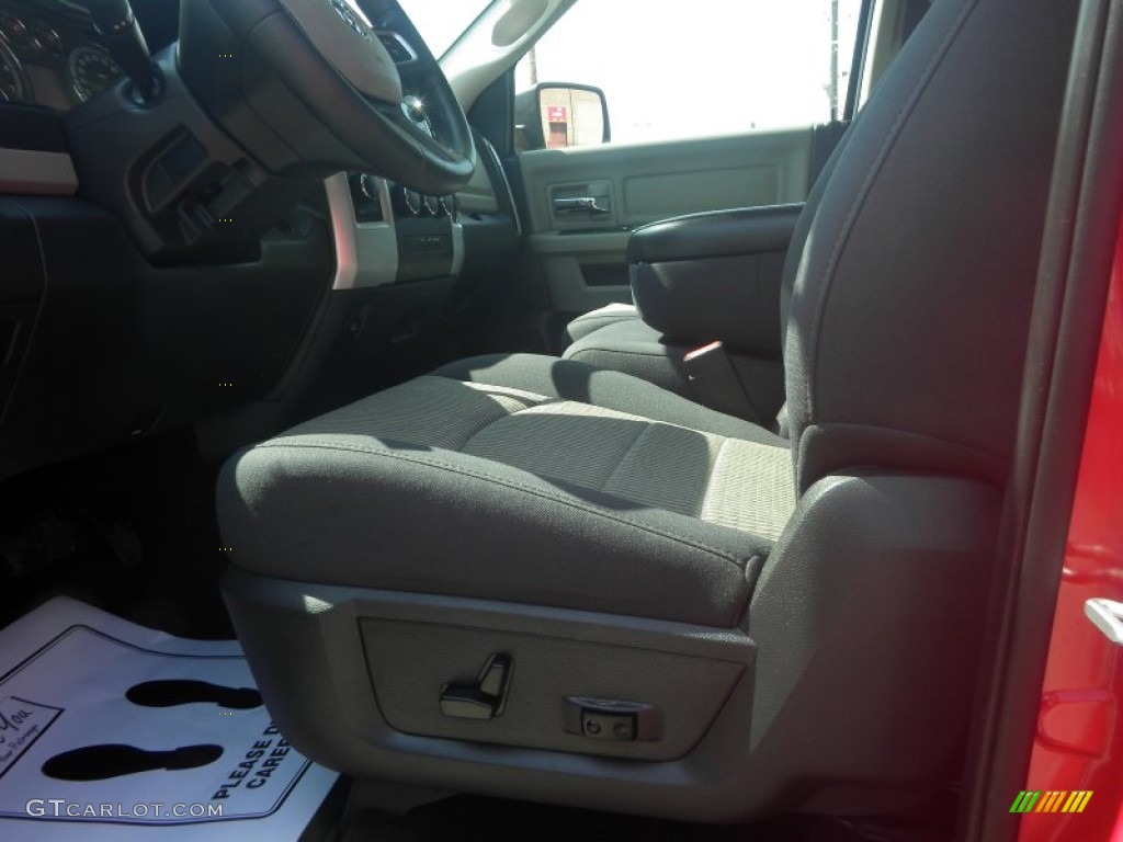 2011 Ram 1500 SLT Quad Cab 4x4 - Flame Red / Dark Slate Gray/Medium Graystone photo #4