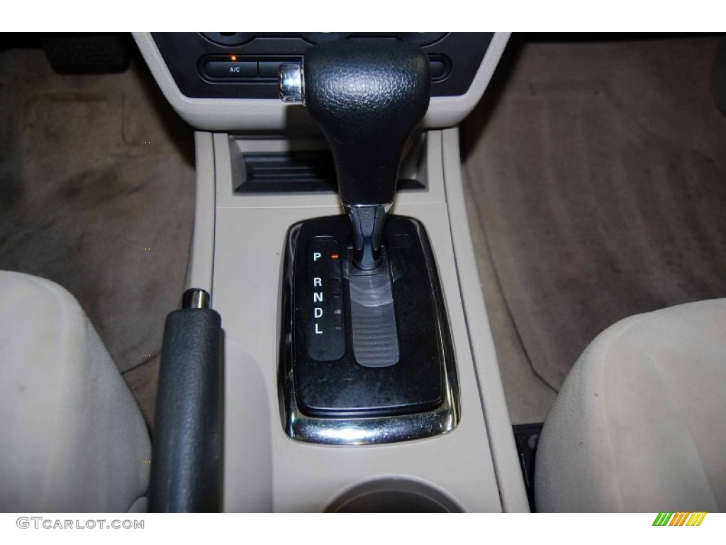 2008 Fusion S - Black Ebony / Medium Light Stone photo #21