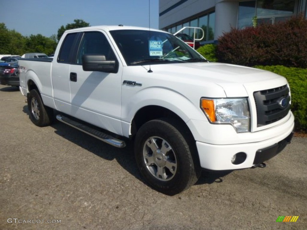2010 F150 STX SuperCab 4x4 - Oxford White / Medium Stone photo #2