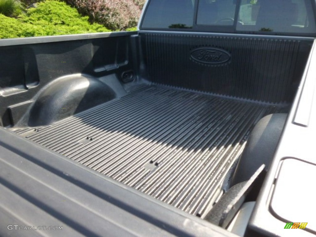 2010 F150 STX SuperCab 4x4 - Oxford White / Medium Stone photo #12