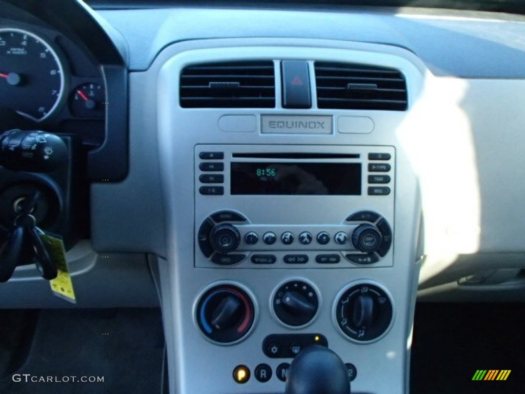 2005 Equinox LS AWD - Meander Green Metallic / Light Gray photo #11