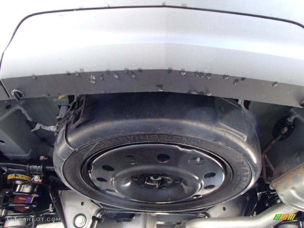 2014 Chevrolet Traverse LS Spare Tire Photo #85835626